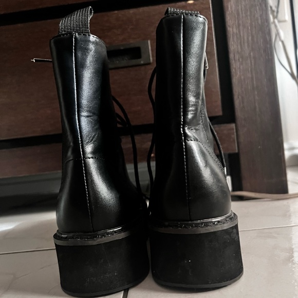 NWOT UO Urban Outfitters ‘Gemma’ Utility Combat Boot Size 9 - Picture 4 of 8